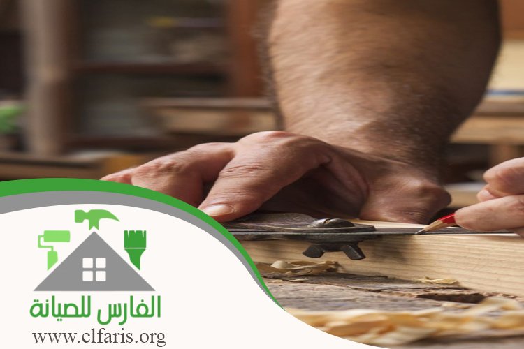 نجار في أم القيوين