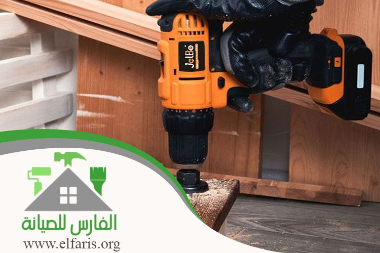 نجار في العين